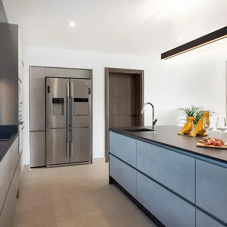 Estellar פוארטו דל כרמן